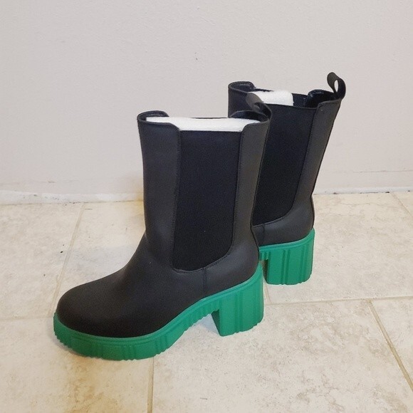 Vivian chunky lugsole chelsea boot in black and green lugsole chelsea boots - Picture 5 of 13